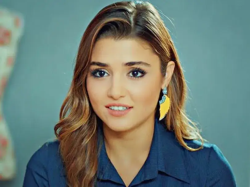 Hande Erçel Net Worth