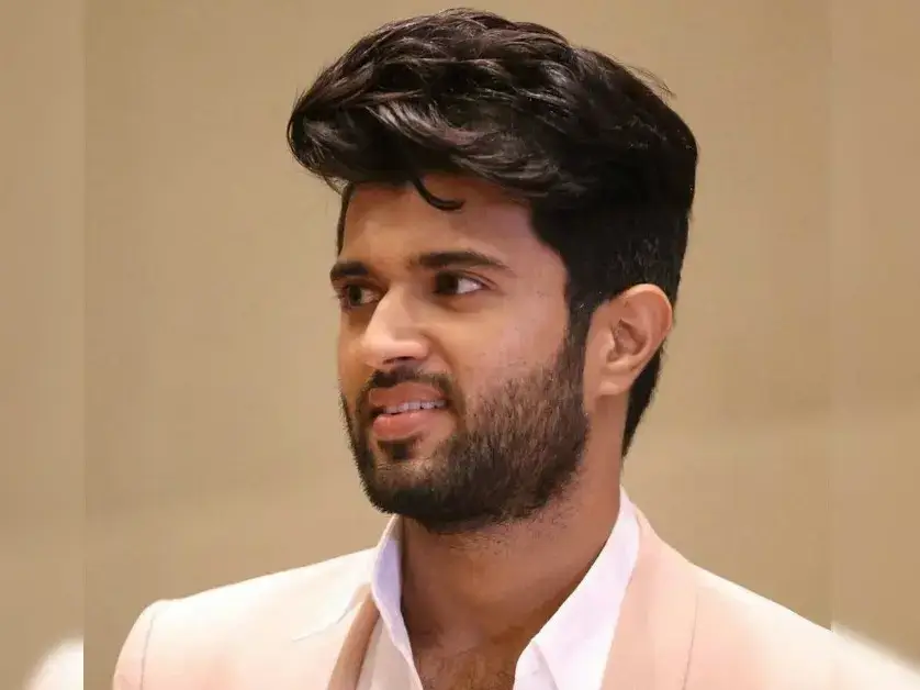 Vijay Deverakonda Height